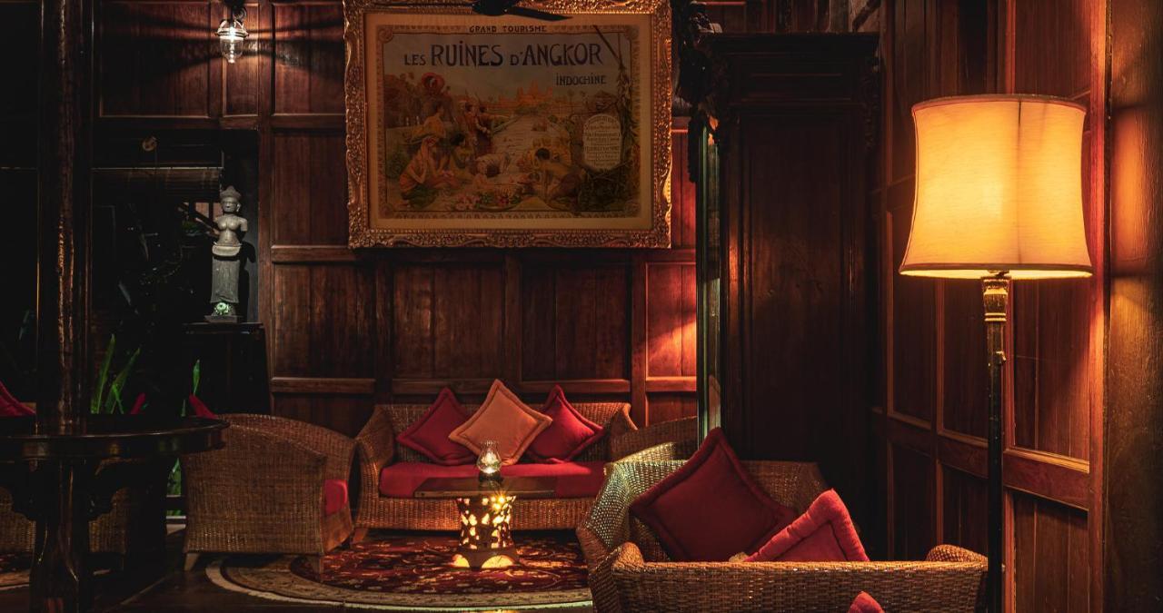 Angkor Village Hotel - Small Luxury Hotels Of The World Siem Reap Zewnętrze zdjęcie The interior of the bar